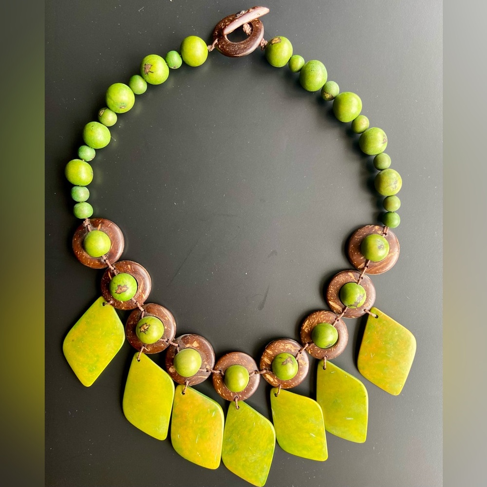 Coconut and wood necklace